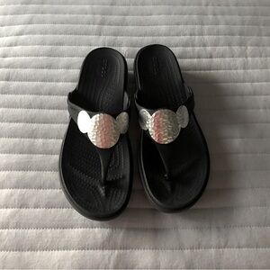 Crocs Sanrah black wedge sandals women’s size 7